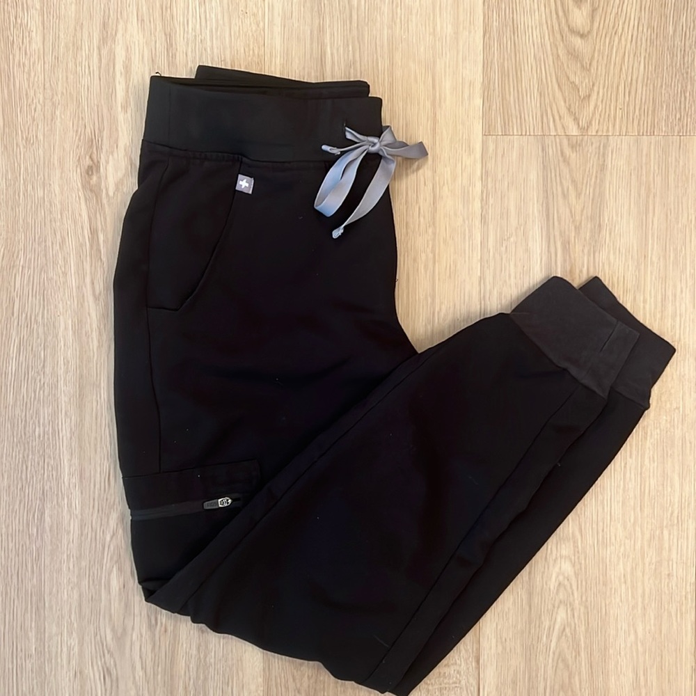 Figs Zamora Jogger size XS petite.